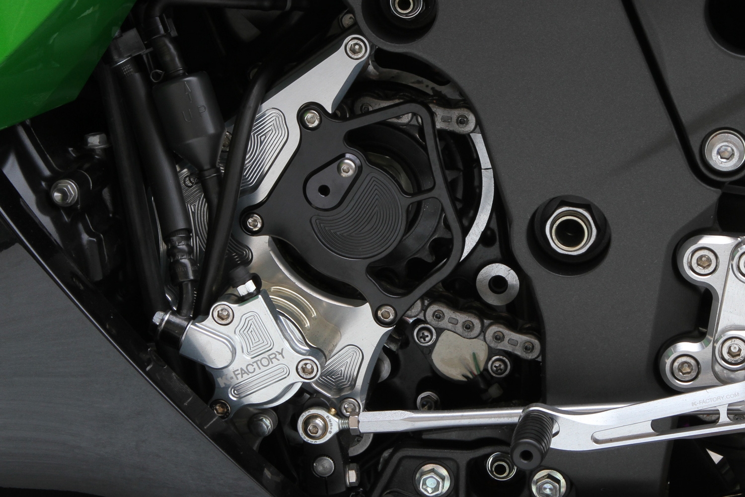 PROTI 64チタン SUZUKI GSXR 1000R エンジンカバー左側B用 2PCS